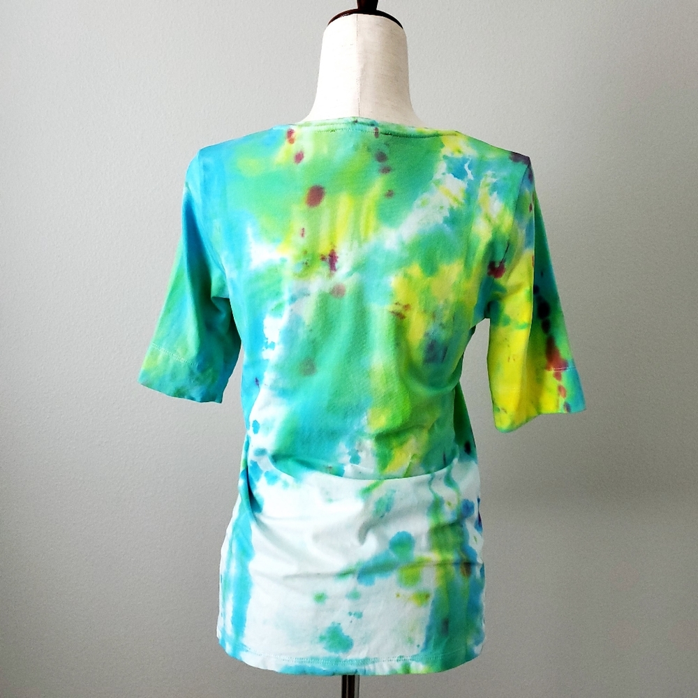 Jones New York Tie Dye V-neck Short Sleeve Top, Size Medium - Picture 5 of 15